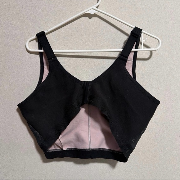 Women’s Cacique plus sized floral black bra and pantie set - Picture 4 of 6